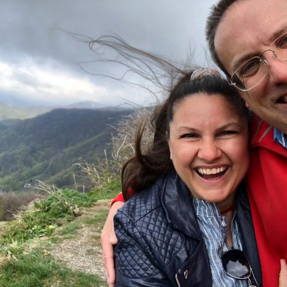 Meet your Posher, Mira - Picture 1 of 1